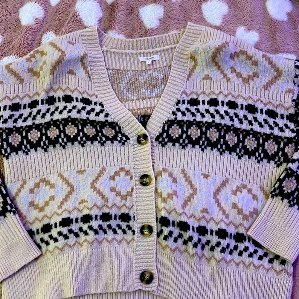 V-neck knitted sweater